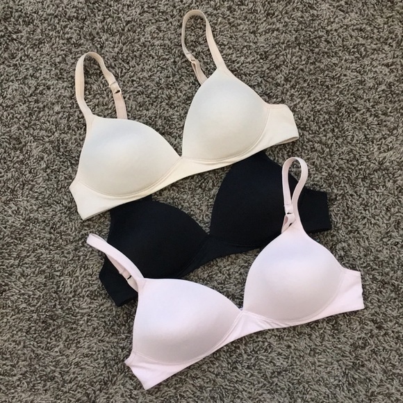 Warner's Other - Warner’s Wireless Bras, 3 Pack, 34A